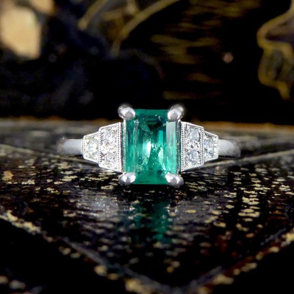 0.81ct Emerald and Diamond Set Shoulder Ring