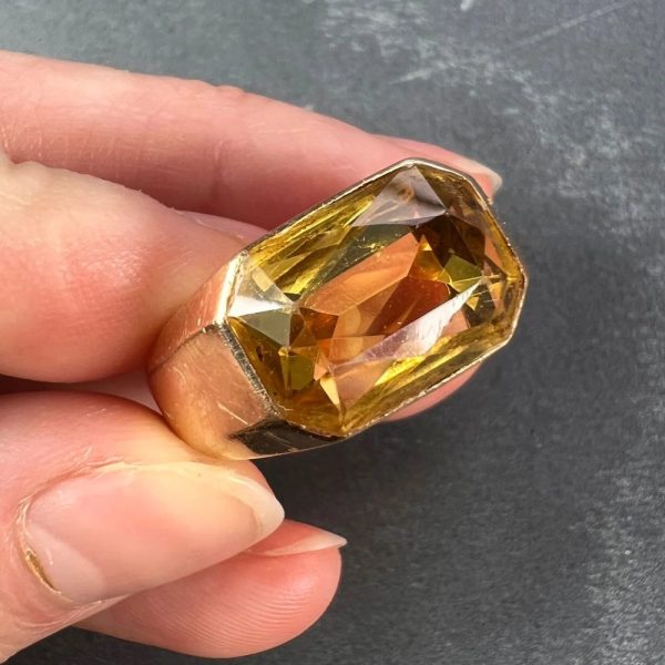 French Retro Citrine and 18ct Yellow Gold Tank Ring, 6.05 carats