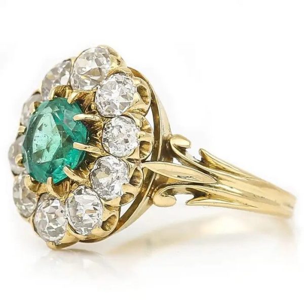 Vintage 2.7ct Emerald and 3.2ct Old Cut Diamond Cluster Ring in 18ct Yellow Gold, Circa 1940s