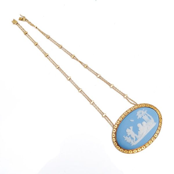 Wedgwood Blue Jasperware Pendant Necklace in 15ct Yellow Gold
