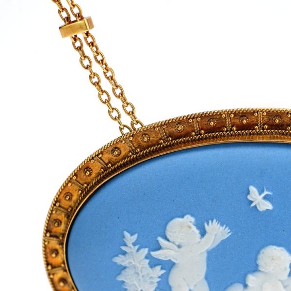 Victorian Wedgwood Blue Jasperware Pendant Necklace in 15ct Yellow Gold Circa 1881 19th century