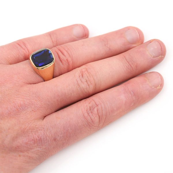 Vintage Synthetic Sapphire and 14ct Yellow Gold Gents Signet Ring