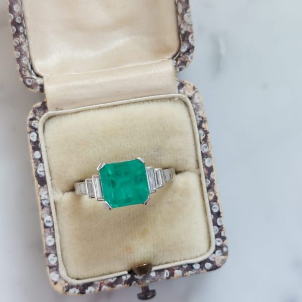 Vintage emerald and diamond engagement ring Colombian certificated 3 carats baguette cut diamond shoulders