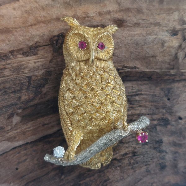 Vintage Owl Gold Brooch