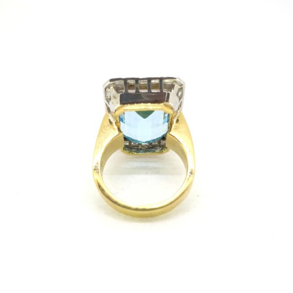 25ct Aquamarine and Baguette Diamond Cluster Cocktail Ring