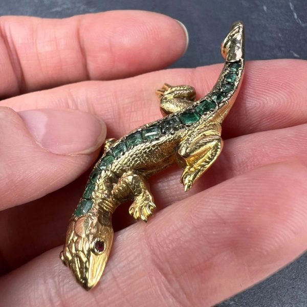 Antique Emerald Set 18ct Yellow Gold Salamander Lizard Pendant