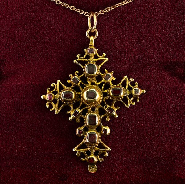 Georgian Antique Table Cut Garnet and Ruby Set 18ct Yellow Gold Cross Pendant, Mid 18th century Circa 1740