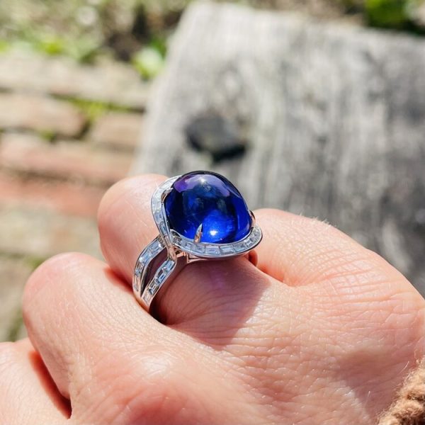 16ct Cabochon Tanzanite and Baguette Diamond Cluster Ring