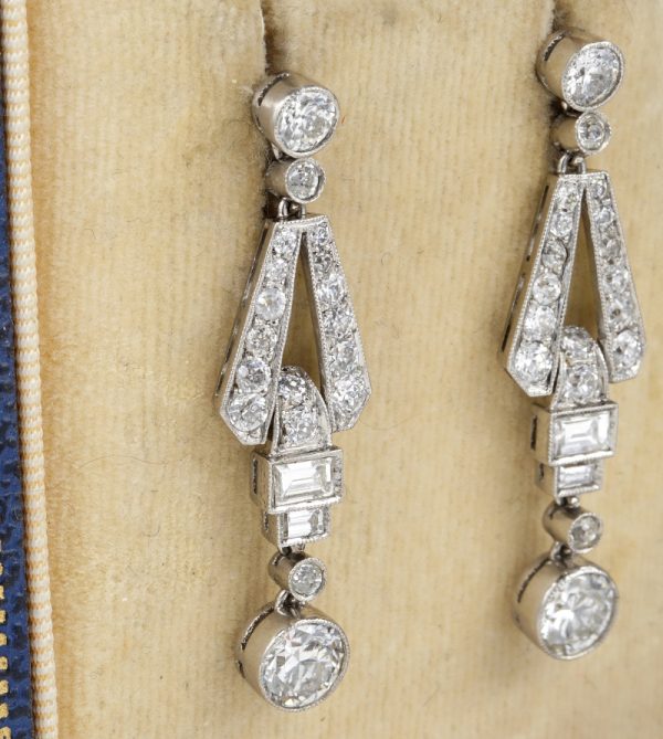 Art Deco Old European Cut Diamond Drop Earrings in Platinum, 3.60 carat total