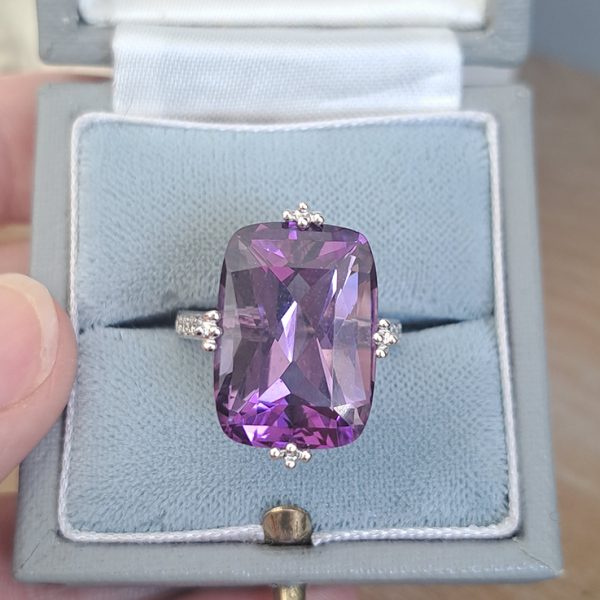 14.12ct Brazilian Amethyst Solitaire Cocktail Ring with Diamond Shoulders