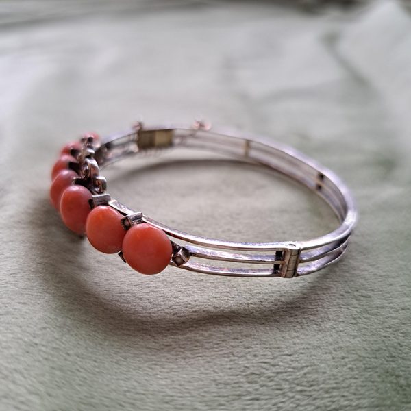 Antique Coral Bangle Bracelet with Pearls in 800