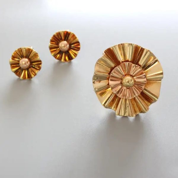 Mauboussin 1940s Retro Gold Brooch and Earrings Suite, Reflections by Trabert & Hoeffer for Mauboussin
