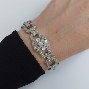 Antique Art Deco diamond bracelet, fancy plaque 8 to 10 carats wide Platinum old cut open sections on wrist