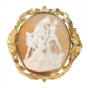 Victorian antique cameo brooch set in 18ct yellow gold