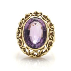 Vintage 6.30ct Oval Amethyst and Gold Dress Ring