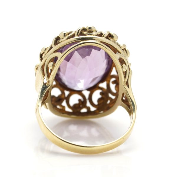 Vintage 6.30ct Oval Amethyst and 14ct Yellow Gold Dress Ring