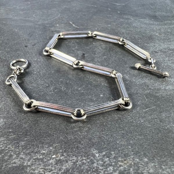 Art Deco Platinum Fancy Link Chain Bracelet with ridged elongated links connected by circular rings