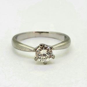 Single Stone 0.50ct Diamond Solitaire Engagement Ring in Platinum