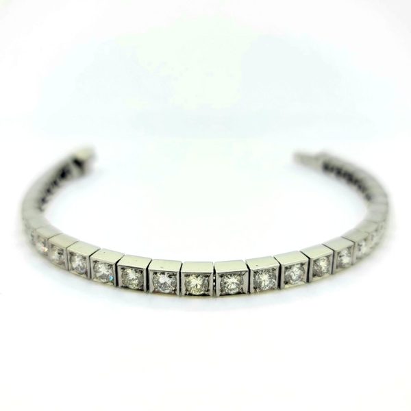 Diamond Line Bracelet in 14ct White Gold, 8.25 carats