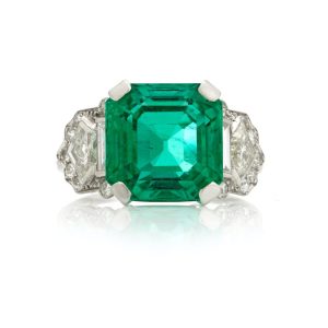 Art Deco Colombian Emerald and Diamond Ring, 6.60 carats Certificated