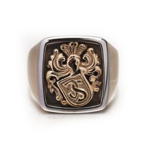 Vintage Signet Ring In 9 Carat Yellow and White Gold  Showing Coat Of Arms