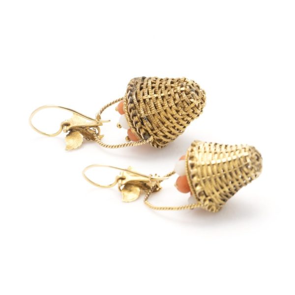 Antique Victorian 18 carat yellow wired gold pair of earrings, in a shape of a basket, decorated with corals circa 1890's. 