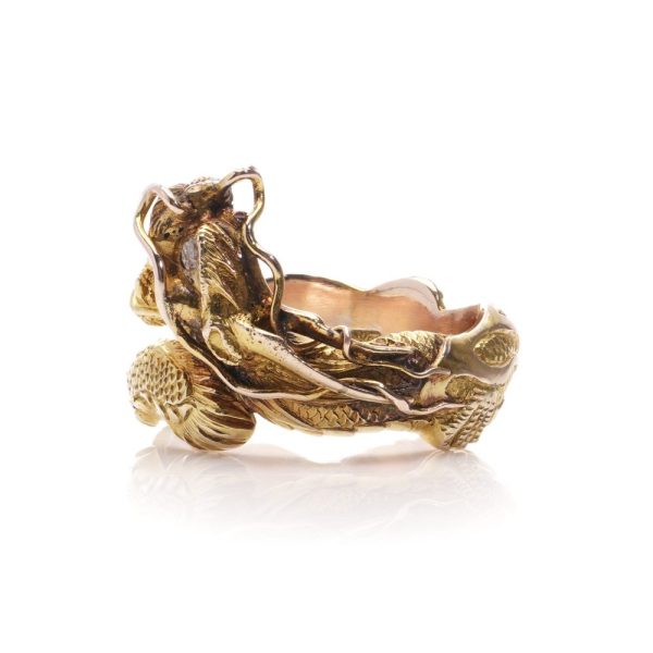 Chinese gold men's dragon ring set with diamond and pearl.