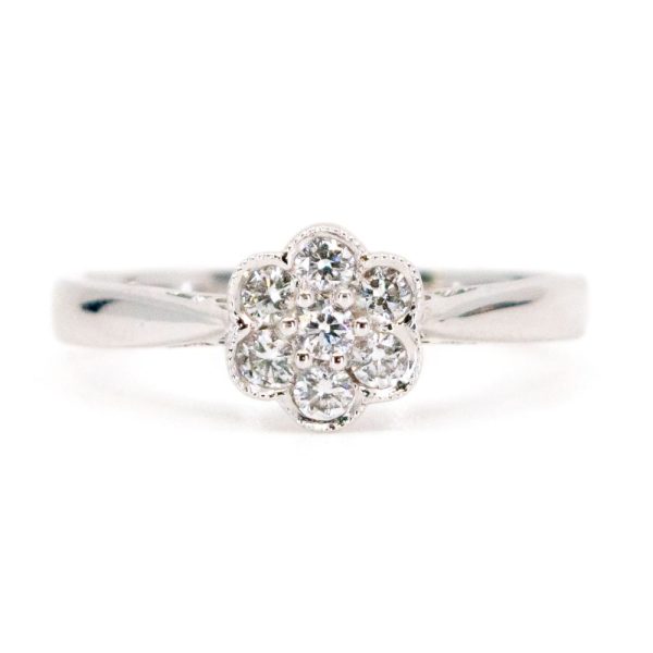 Diamond cluster ring in white gold.