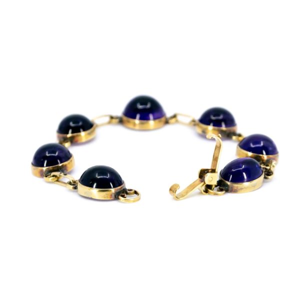 Victorian amethyst link bracelet in yellow gold.