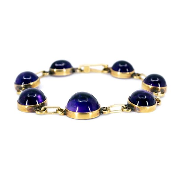 Victorian amethyst link bracelet in yellow gold.