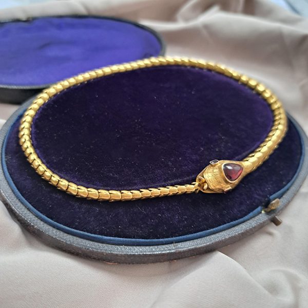 Victorian Antique Yellow Gold Articulated Snake Collar Necklace with Garnet