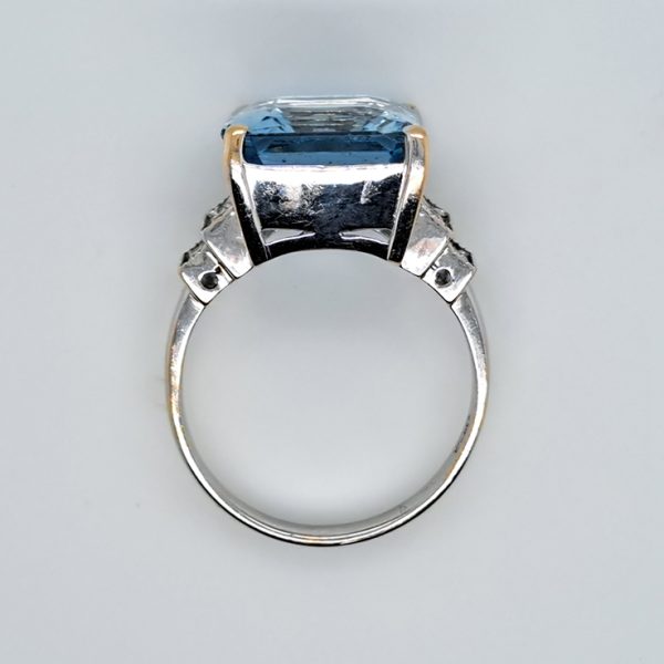 Vintage 8ct Aquamarine and Diamond Dress Ring in 18ct White Gold