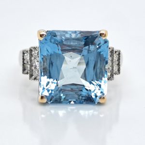 Vintage 8ct Aquamarine and Diamond Dress Ring