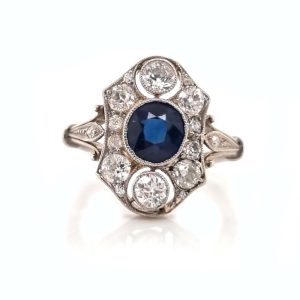Art Deco sapphire and diamond ring, engagement dress ring, plaque, platinum old cuts open. Antique