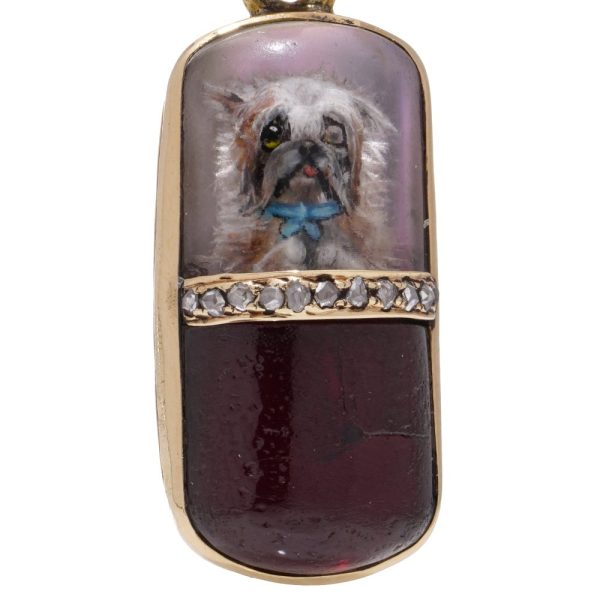 Russian gold pendant with diamonds and dog miniature in rock crystal.