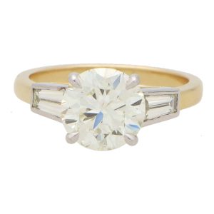 Certified Vintage 2.56 Carat Diamond Three Stone Ring In Yellow Gold And Platinum