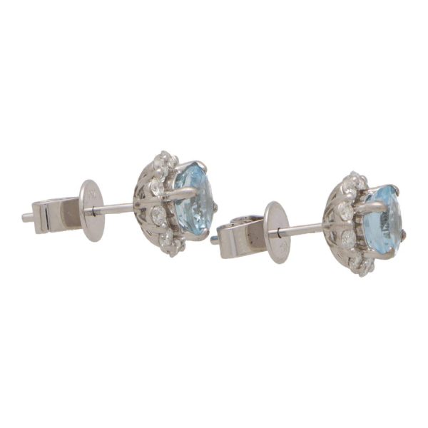 Aquamarine and diamond earrings in white gold.