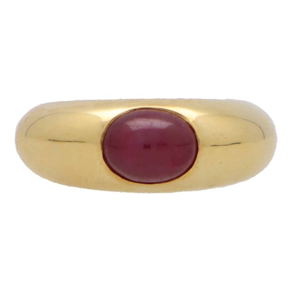 Vintage cabochon ruby gypsy set chunky ring in yellow gold.