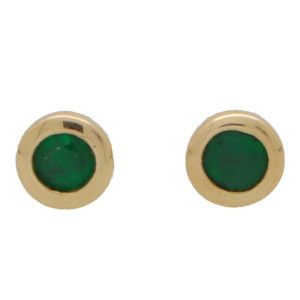 Emerald stud earrings in yellow gold