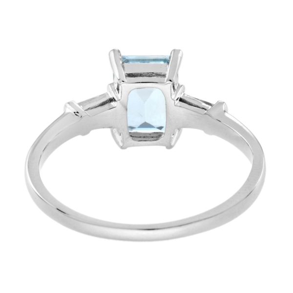 1.50ct Emerald Cut Aquamarine Solitaire Engagement Ring with Baguette Diamond Shoulders
