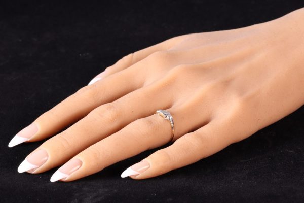Renaissance diamond ring in gold.