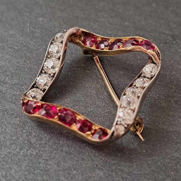 Late Victorian Antique Burma Ruby and Old Cut Diamond Ribbon Brooch in 15ct Gold