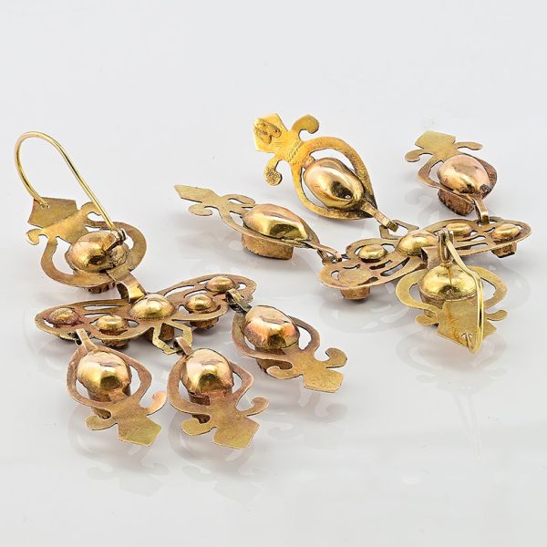 Antique Georgian Rococo Table Cut Red Paste and Yellow Gold Bow Chandelier Drop Earrings, Circa late 1600s/early 1700s