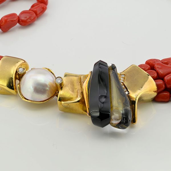 Misani Milano Natural Red Sardinia Coral Necklace with 18ct yellow gold clasp set with diamonds, mabe pearl, black onyx and rock crystal, Circa 1980