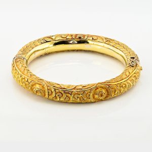 Art Nouveau 18ct Yellow Gold Repousse Bangle Bracelet