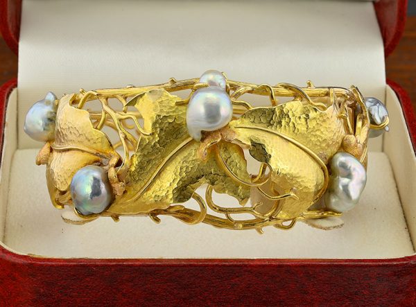 Vintage Cecconi Pearl and 18ct Yellow Gold Ivy Leaf Design Bangle Bracelet