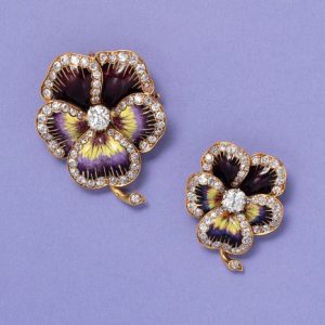 Art Nouveau Purple Enamel and Diamond Pansy Flower Brooches, pair of 18ct yellow gold pansy brooch pendants with lilac purple and yellow enamelled leaves set with 3.76cts old cut diamonds possibly Tiffany