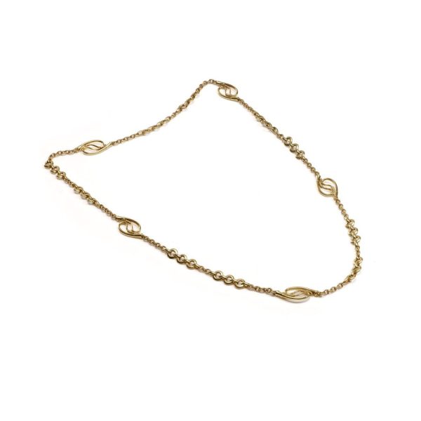 Hermés yellow gold necklace.