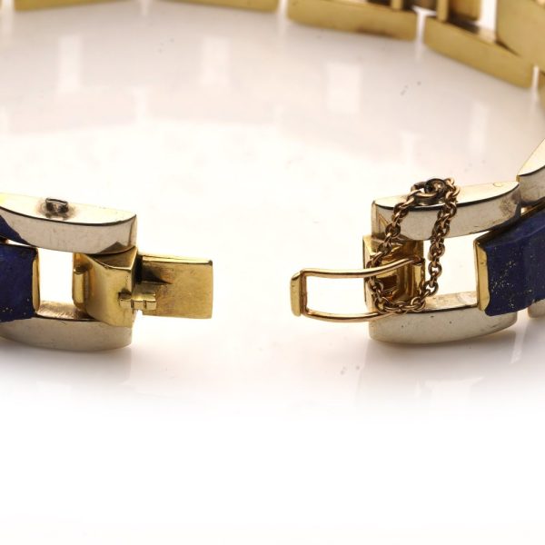 Lapis lazuli link bracelet in gold.