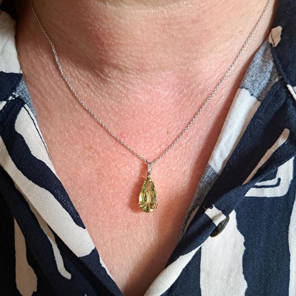 3.82ct Pear Cut Yellow Green Sapphire and Trapeze Cut Diamond Pendant Necklace